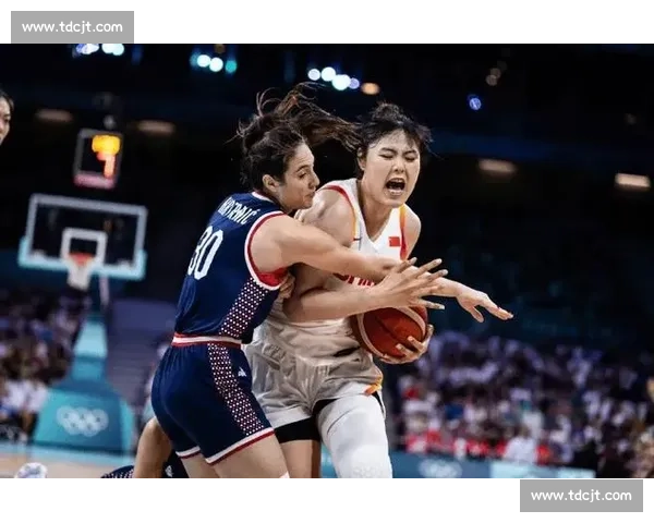 段冉:李月汝飞翼队目标稳定轮换 15-20 分钟成关键 段冉:李月汝飞翼队目标稳定轮换 15-20 分钟成关键